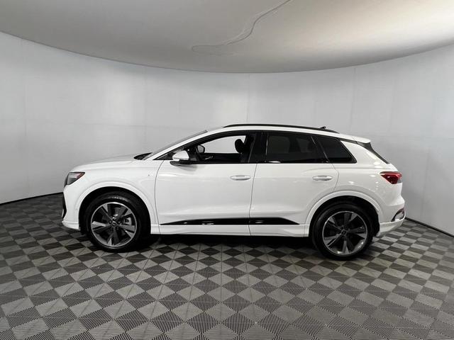Photo of 2024 Glacier White Audi Q4 e-tron