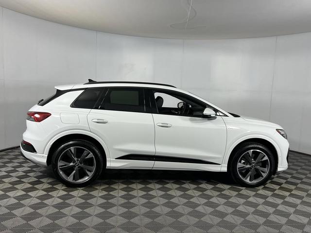 Photo of 2024 Glacier White Audi Q4 e-tron