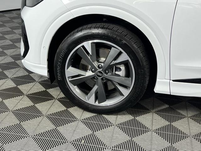 Photo of 2024 Glacier White Audi Q4 e-tron