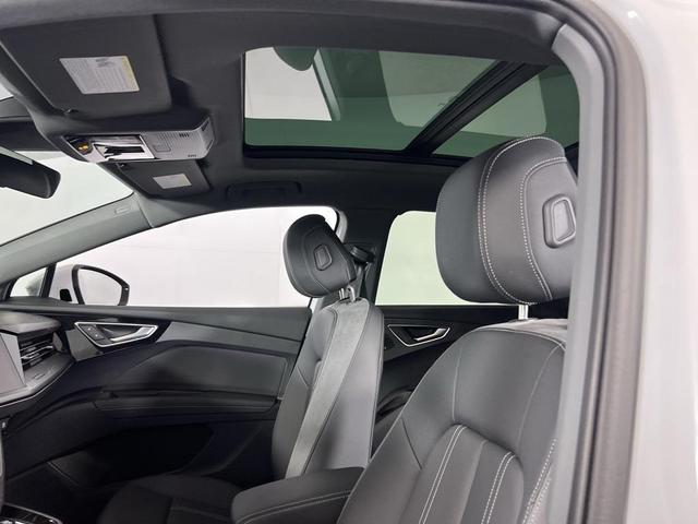 Photo of 2024 Glacier White Audi Q4 e-tron