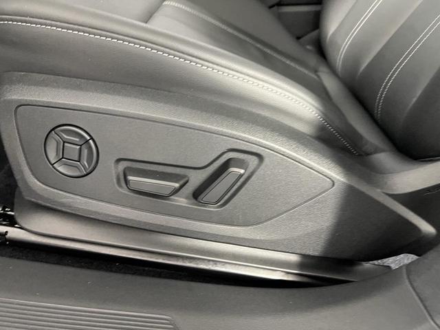 Photo of 2024 Glacier White Audi Q4 e-tron