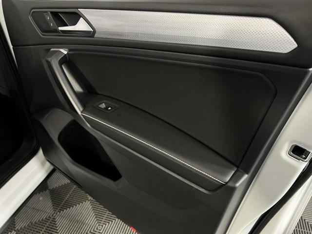 Photo of 2024 Pure White Volkswagen Tiguan