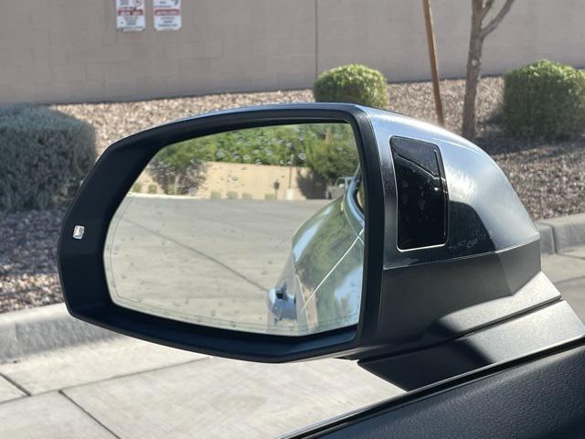 Photo of 2024 Glacier White Audi SQ5