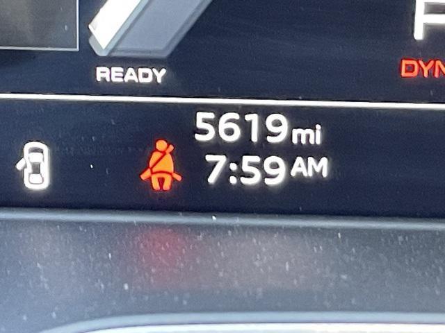 Photo of 2024 Glacier White Audi SQ5