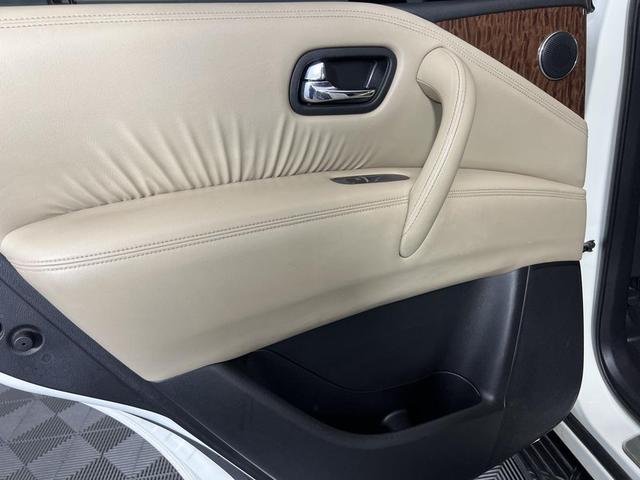 Photo of 2017 Pearl White Nissan Armada