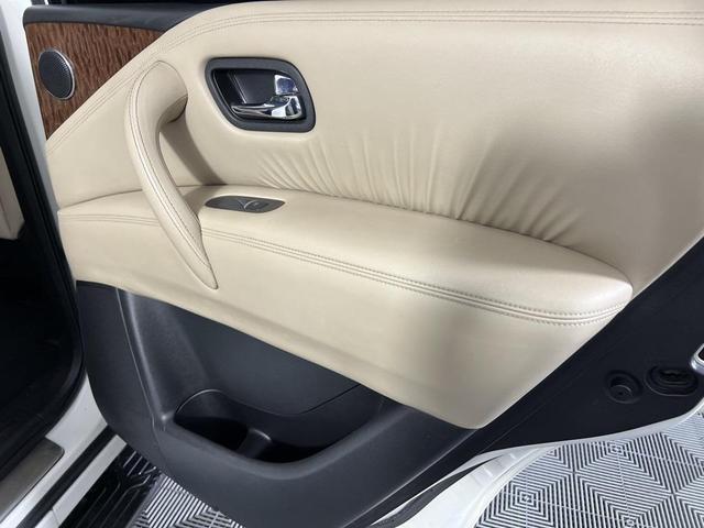 Photo of 2017 Pearl White Nissan Armada