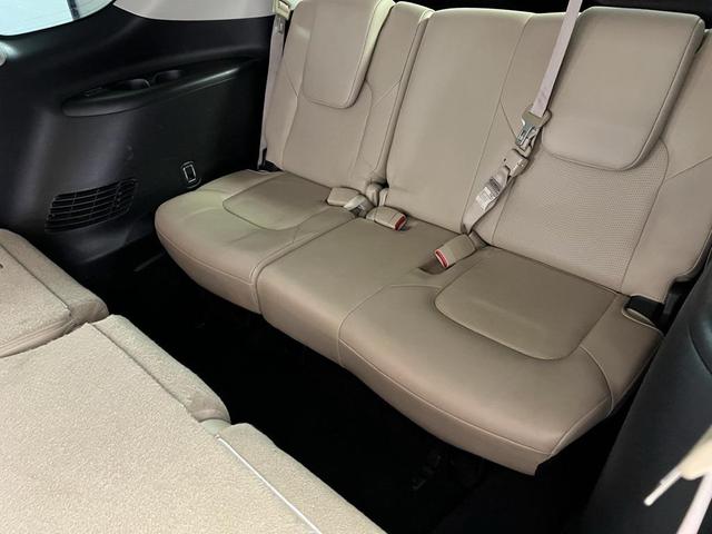 Photo of 2017 Pearl White Nissan Armada