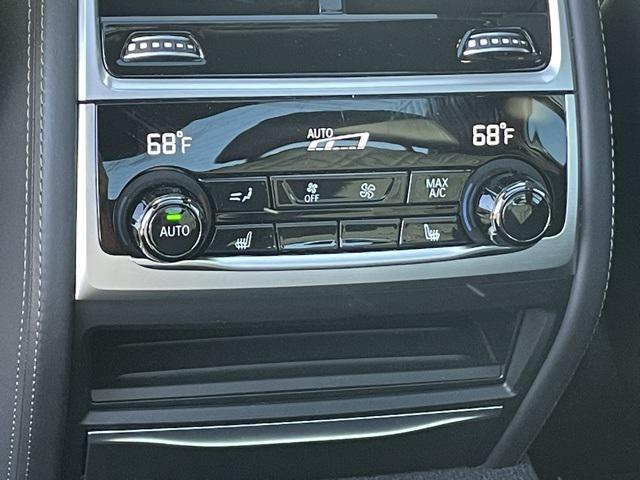 Photo of 2022 Grey BMW 750