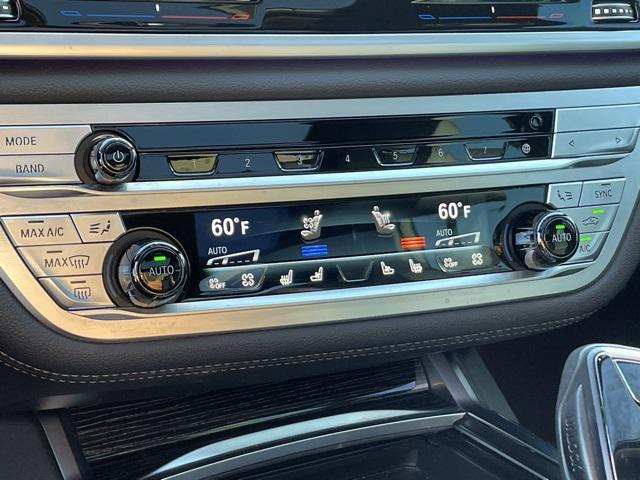 Photo of 2022 Grey BMW 750