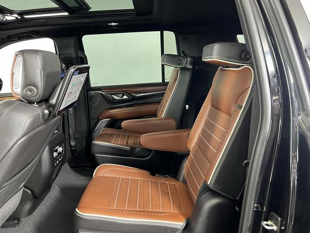 Photo of 2024 Onyx Black GMC Yukon XL