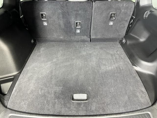 Photo of 2024 Diamond Black Crystal Pearlcoat Jeep Grand Cherokee