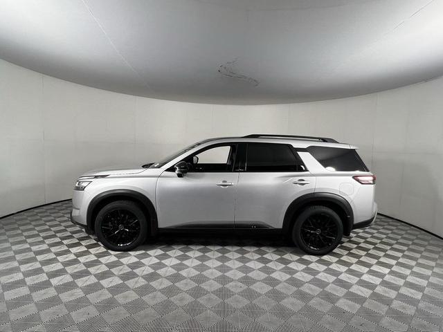 Photo of 2022 Brilliant Silver Metallic Nissan Pathfinder
