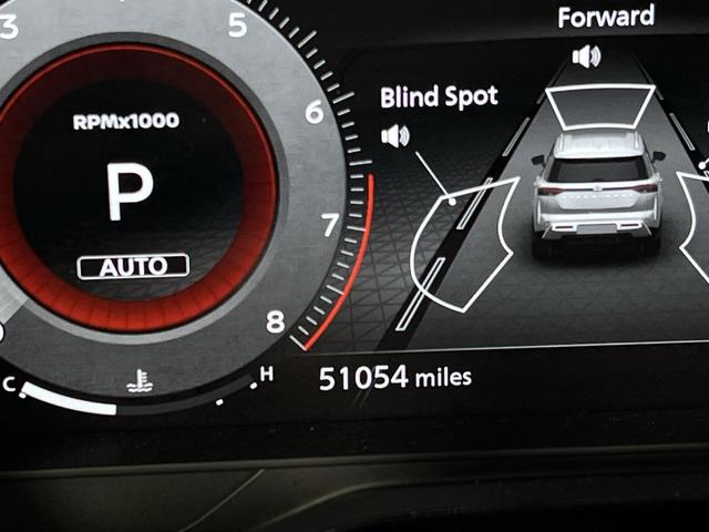 Photo of 2022 Brilliant Silver Metallic Nissan Pathfinder