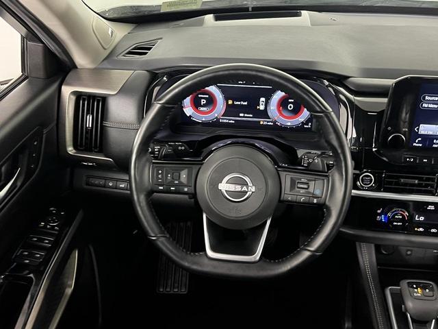 Photo of 2022 Brilliant Silver Metallic Nissan Pathfinder