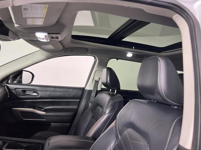 Photo of 2022 Brilliant Silver Metallic Nissan Pathfinder