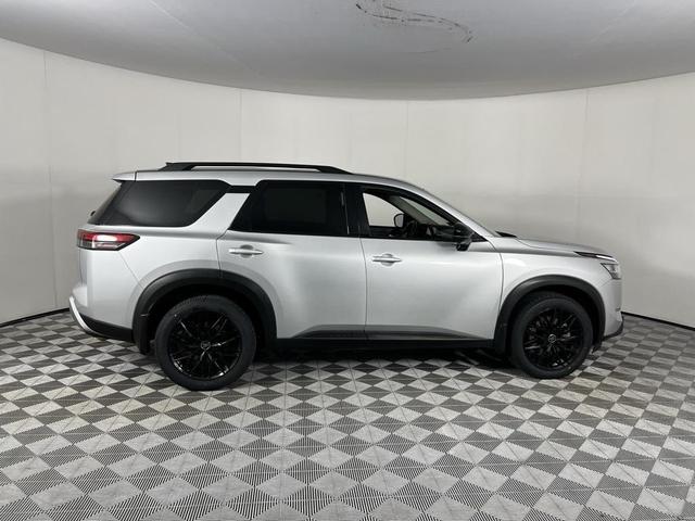 Photo of 2022 Brilliant Silver Metallic Nissan Pathfinder