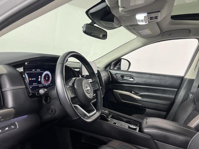 Photo of 2022 Brilliant Silver Metallic Nissan Pathfinder