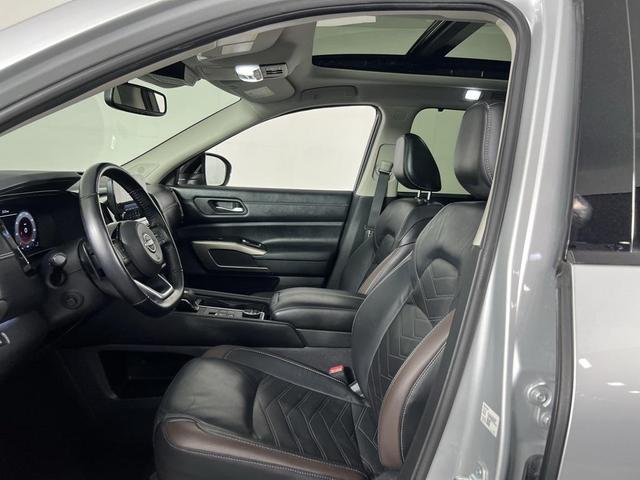 Photo of 2022 Brilliant Silver Metallic Nissan Pathfinder