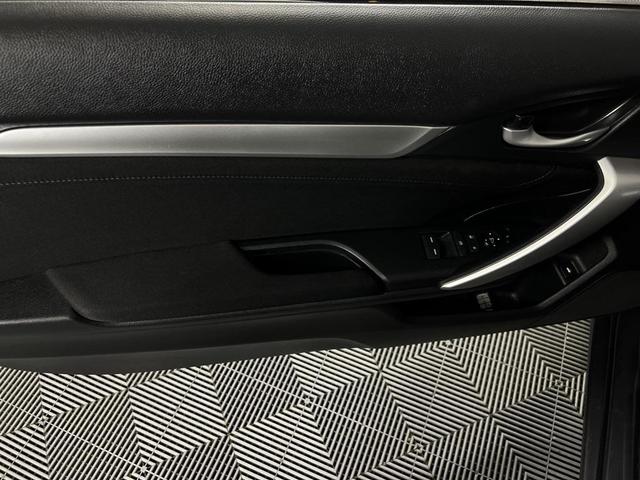 Photo of 2020 Crystal Black Pearl Honda Civic