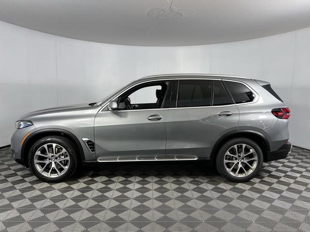Photo of 2024 Gray BMW X5
