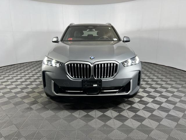 Photo of 2024 Gray BMW X5