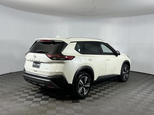 Photo of 2023 Pearl White Tricoat Nissan Rogue