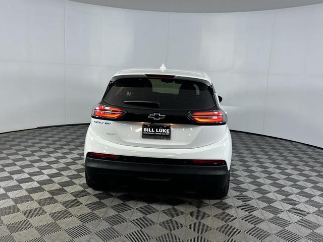 Photo of 2023 Summit White Chevrolet Bolt EV