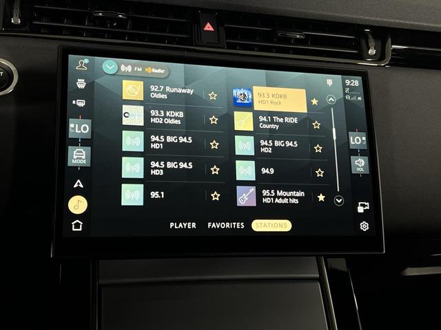 Photo of 2024 Santorini Black Metallic Land Rover Range Rover Evoque
