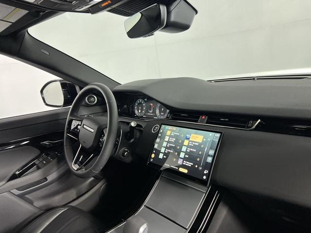 Photo of 2024 Santorini Black Metallic Land Rover Range Rover Evoque