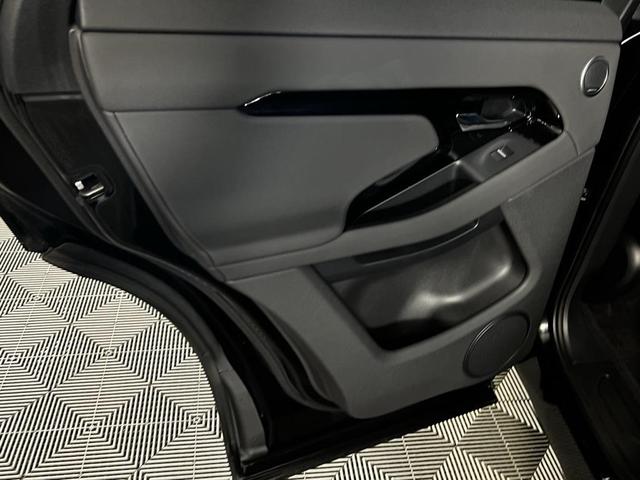 Photo of 2024 Santorini Black Metallic Land Rover Range Rover Evoque