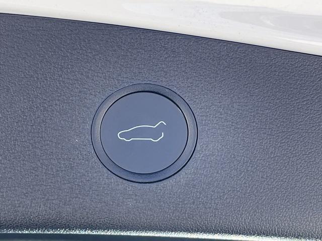 Photo of 2021 Pearl White Multi-Coat Tesla Model 3