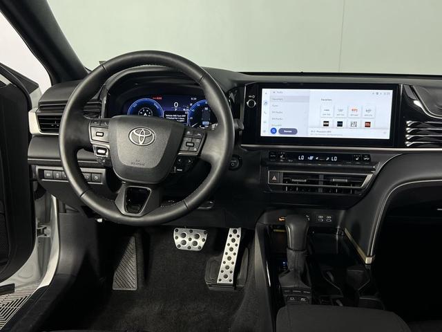 Photo of 2025 White Toyota Camry