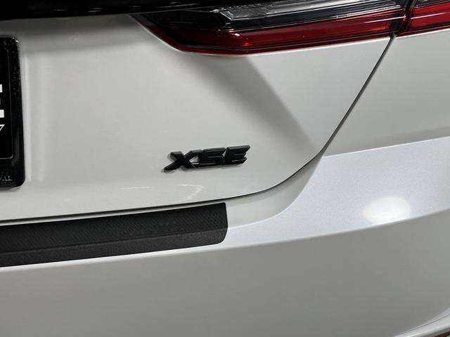 Photo of 2025 White Toyota Camry