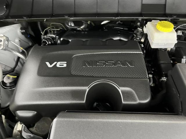 Photo of 2022 Brilliant Silver Metallic Nissan Pathfinder