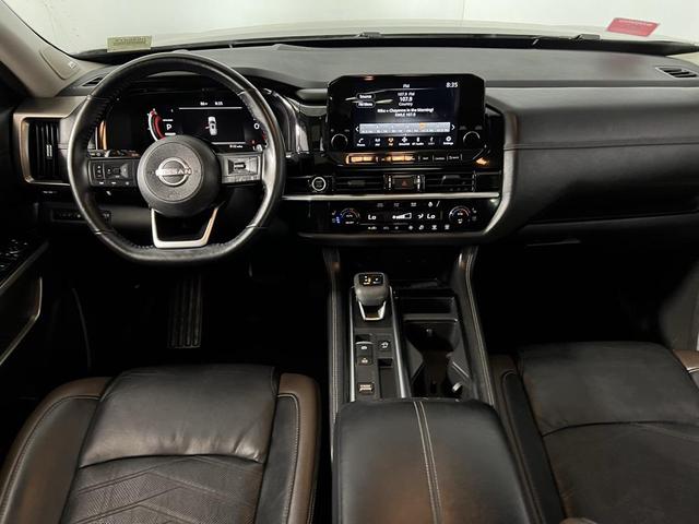 Photo of 2022 Brilliant Silver Metallic Nissan Pathfinder