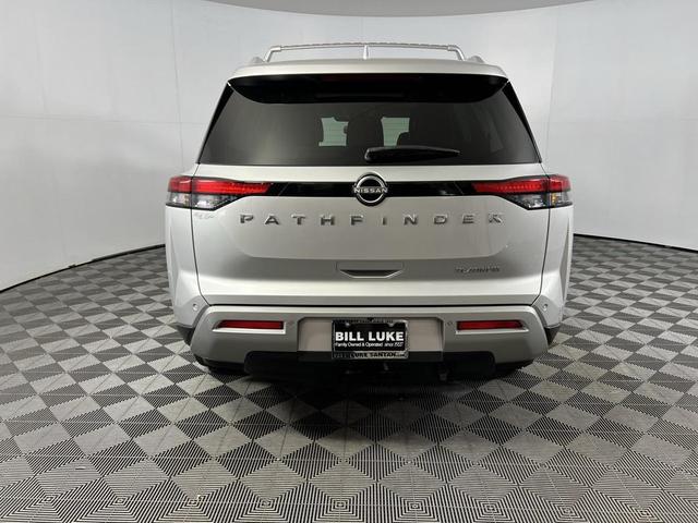 Photo of 2022 Brilliant Silver Metallic Nissan Pathfinder