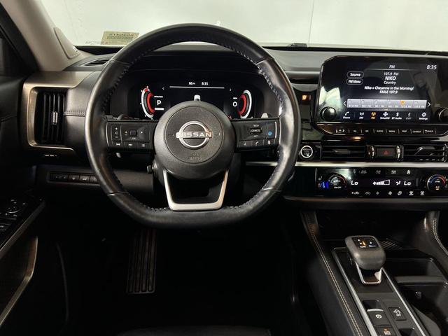 Photo of 2022 Brilliant Silver Metallic Nissan Pathfinder