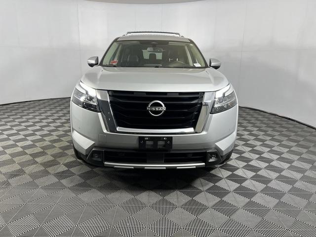 Photo of 2022 Brilliant Silver Metallic Nissan Pathfinder
