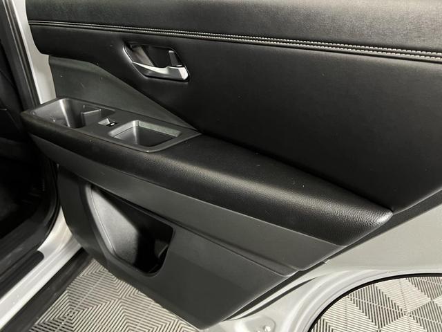 Photo of 2022 Brilliant Silver Metallic Nissan Pathfinder
