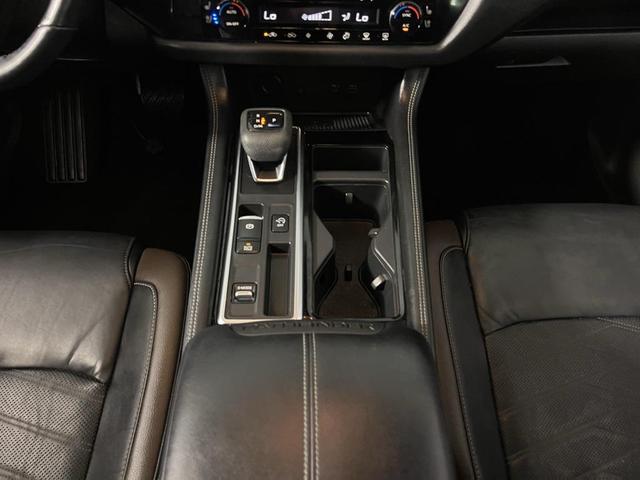 Photo of 2022 Brilliant Silver Metallic Nissan Pathfinder