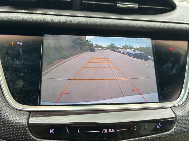 Photo of 2017 Crystal White Tricoat Cadillac XT5