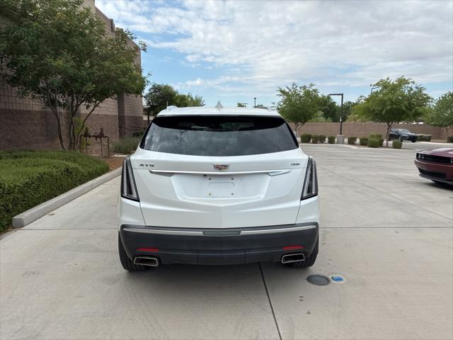 Photo of 2017 Crystal White Tricoat Cadillac XT5
