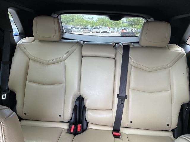 Photo of 2017 Crystal White Tricoat Cadillac XT5