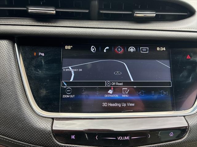 Photo of 2017 Crystal White Tricoat Cadillac XT5