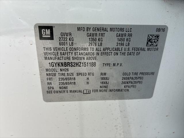 Photo of 2017 Crystal White Tricoat Cadillac XT5