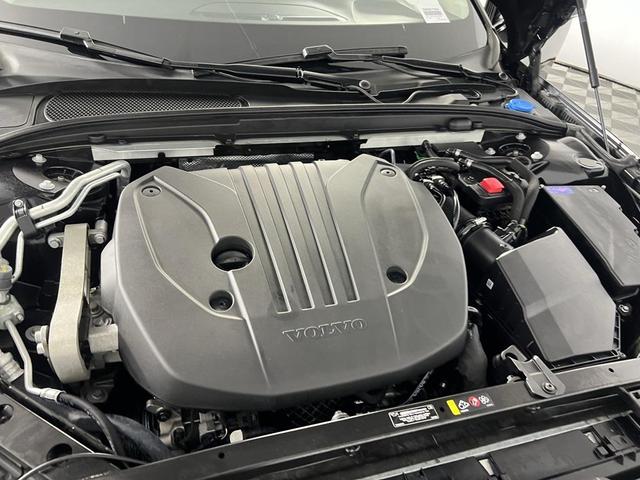 Photo of 2024 Onyx Black Metallic Volvo S60