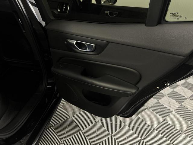 Photo of 2024 Onyx Black Metallic Volvo S60