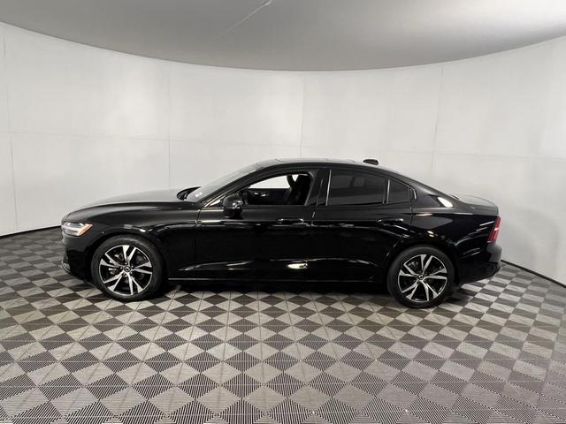 Photo of 2024 Onyx Black Metallic Volvo S60