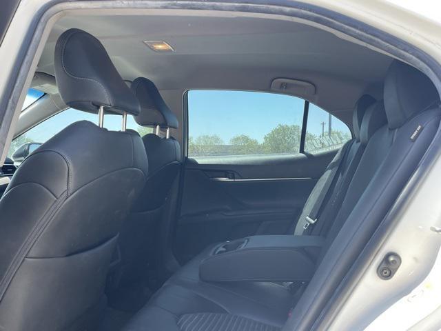 Photo of 2018 Super White Toyota Camry