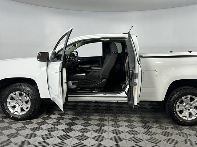 Photo of 2022 Summit White Chevrolet Colorado